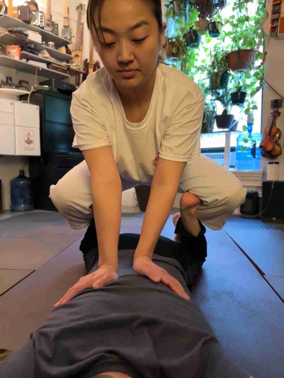 Is Thai Massage Good for Lower Back Pain? | ThaiMassage-NYC